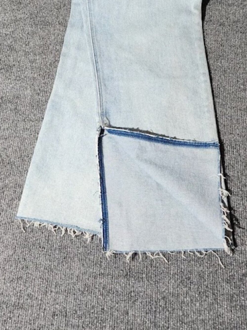Paige Women's Stella Raw Inseam Slit Jeans Size 32 NWT - Picture 3 of 5